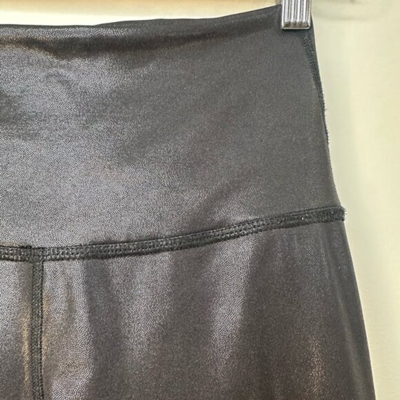 Beyond Yoga Leatherette XS High Waisted Midi Leggings Black USA Faux Leather - Picture 4 of 7